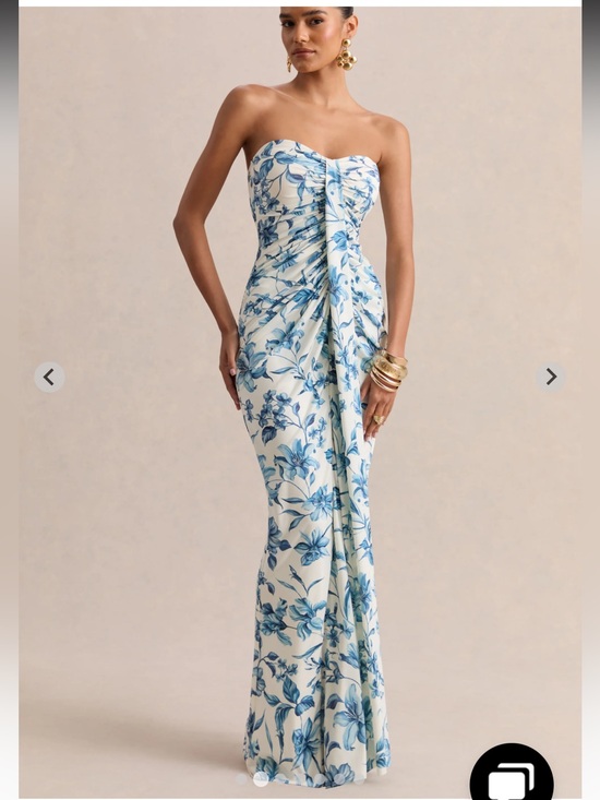 Club L London Dresses & Skirts - Club L London Ali Dress in Blue Porcelain Print Size 4 (small)